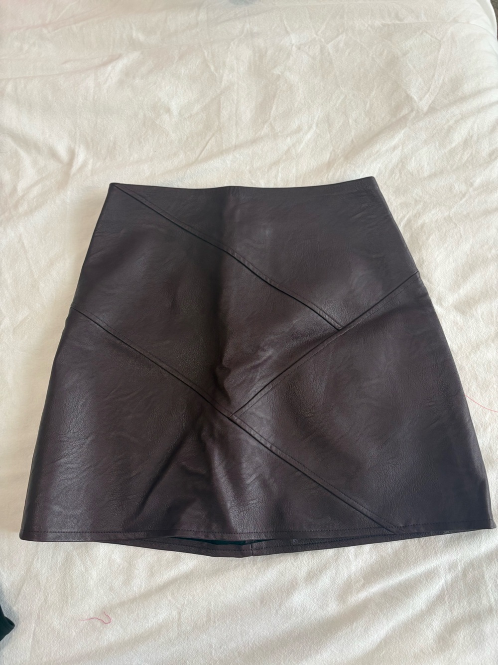 Topshop, NWT faux leather paneled seam pelmet Leather Skirt, burgundy plum